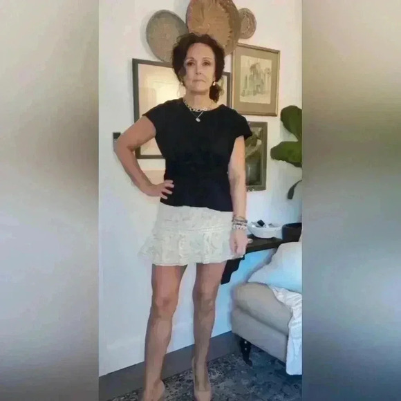 She & Sky cream lace mini skirt | Size Medium | runs small - Picture 6 of 6